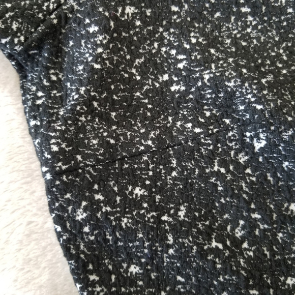 👠 H&M Black Speckled Peplum Bell Cuff Top - Picture 6 of 10